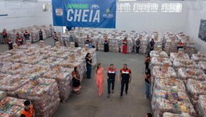 Leia mais sobre o artigo Operação Cheia 2026: Governador Roberto Cidade fortalece ações de ajuda humanitária com envio de 598 toneladas de alimentos para municípios do Juruá e Purus