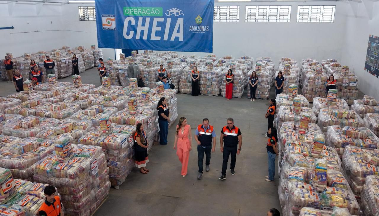 No momento, você está visualizando Operação Cheia 2026: Governador Roberto Cidade fortalece ações de ajuda humanitária com envio de 598 toneladas de alimentos para municípios do Juruá e Purus