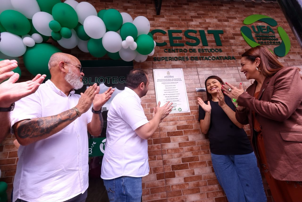 No momento, você está visualizando Governador Roberto Cidade inaugura biblioteca do Centro de Estudos Superiores da UEA em Itacoatiara