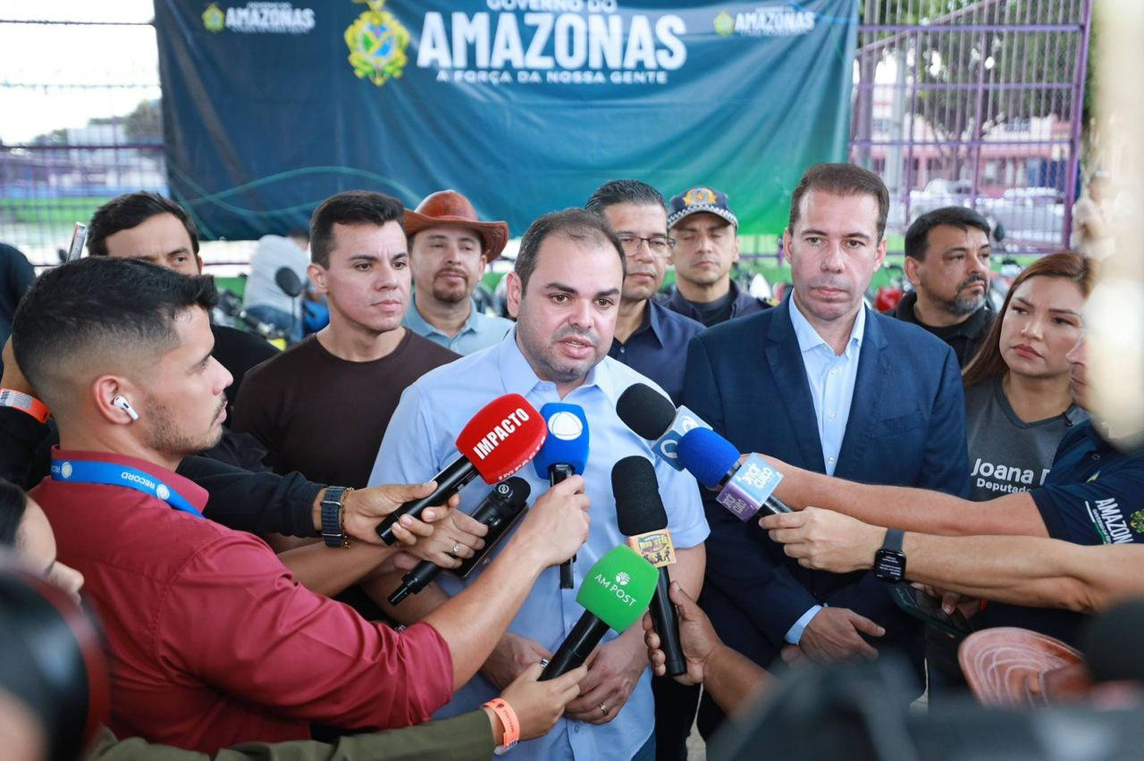 No momento, você está visualizando Governador Roberto Cidade participa de devolução de motocicletas recuperadas em operações no interior
