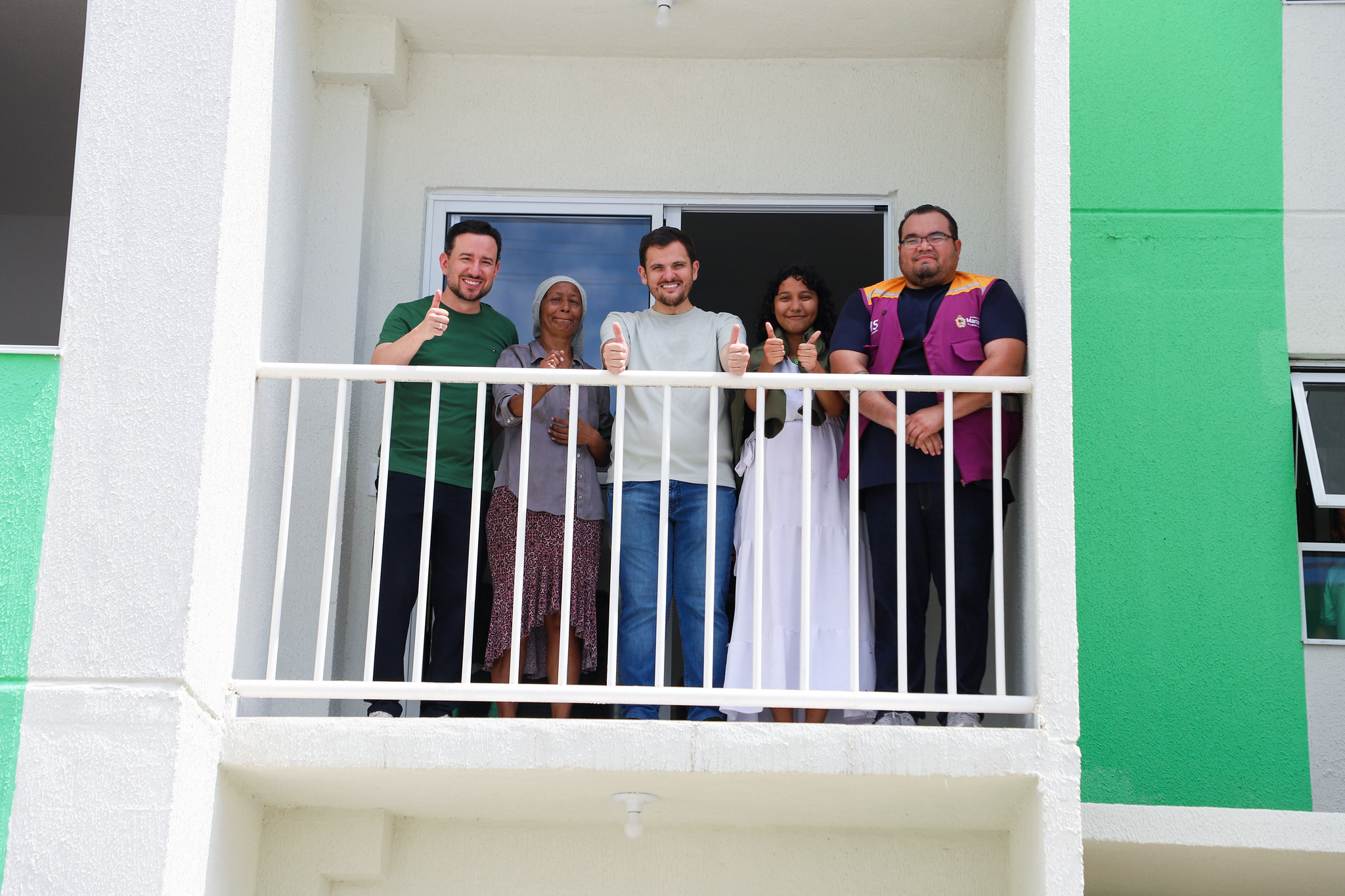 No momento, você está visualizando Prefeito Renato Junior entrega mobílias às famílias do residencial Morar Melhor 15 e reforça compromisso com política habitacional em Manaus