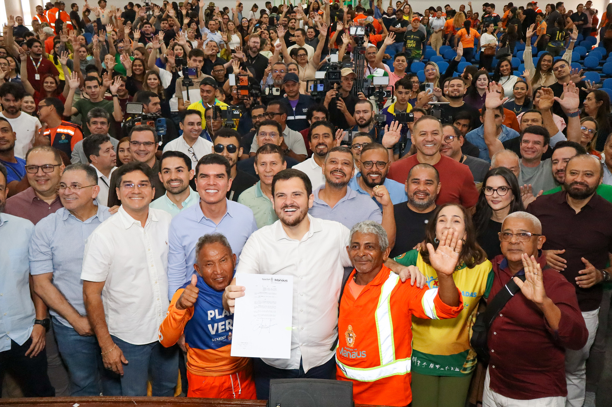 No momento, você está visualizando Prefeito Renato Junior reajusta salário e auxílio-alimentação de mais de 30 mil servidores, priorizando a valorização dos trabalhadores do município