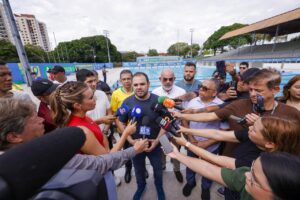 Leia mais sobre o artigo Governador Roberto Cidade anuncia ampliação do Vila Aberta para Todos também às quartas-feiras