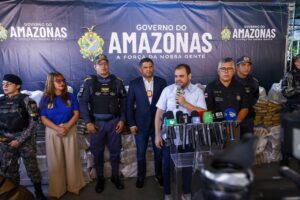Leia mais sobre o artigo Governo Roberto Cidade apresenta resultados da operação Segurança Presente que apreendeu mais de duas toneladas de drogas em Coari