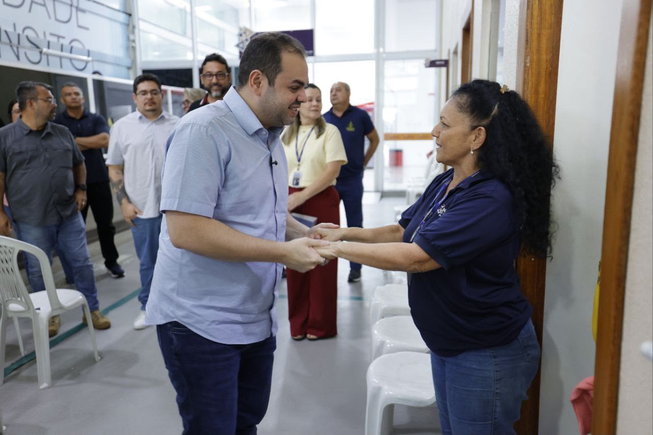 No momento, você está visualizando Governador Roberto Cidade anuncia reajuste salarial, adicional noturno e convocação de concursados para o Detran-AM