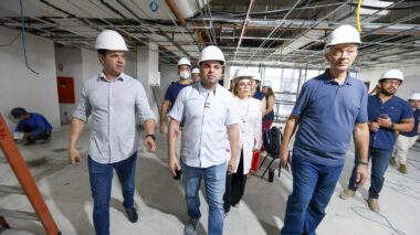 Governador Roberto Cidade vistoria obras na FCecon e no SPA Coroado