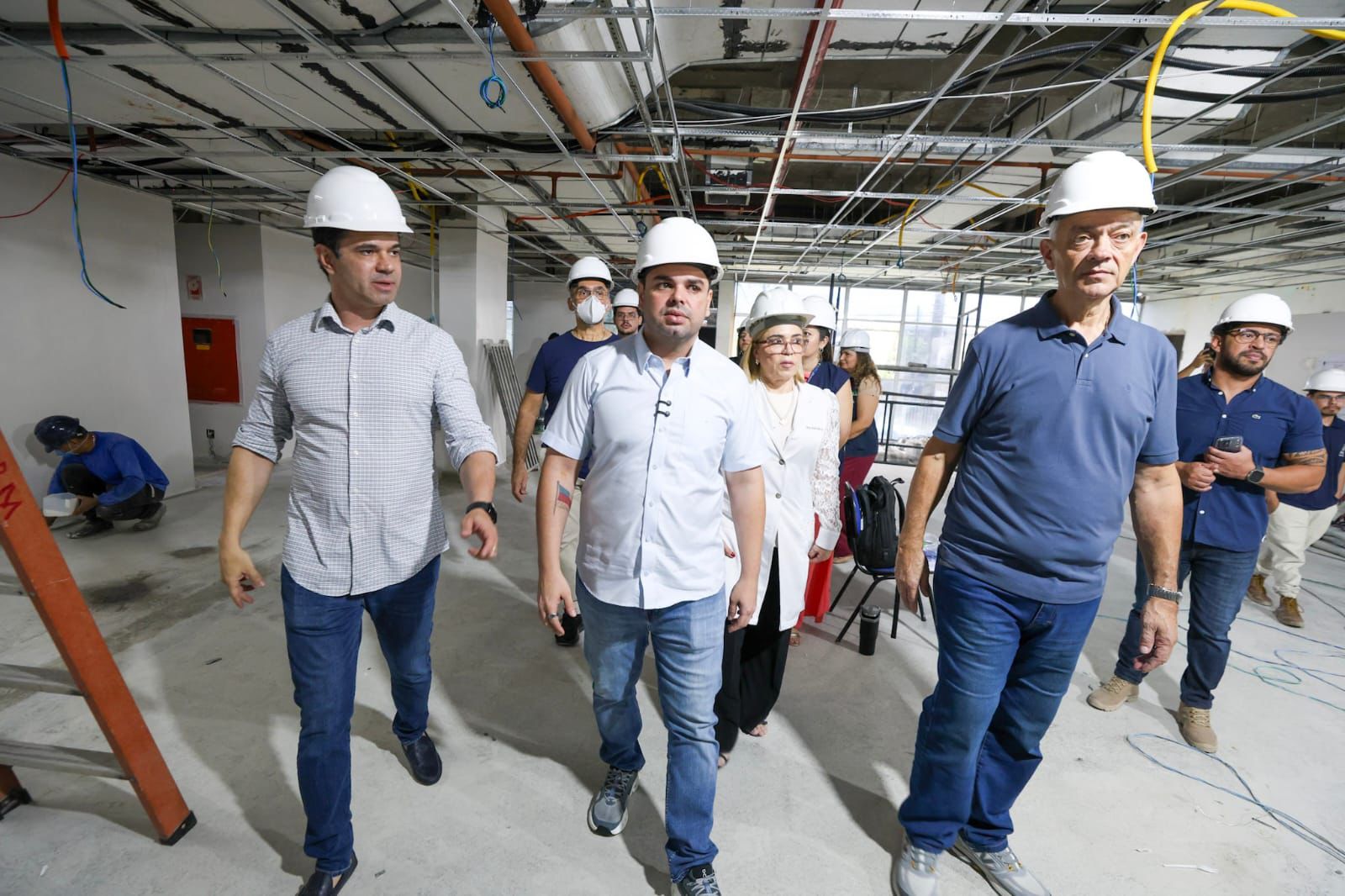 No momento, você está visualizando Governador Roberto Cidade vistoria obras na FCecon e no SPA Coroado