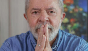 Leia mais sobre o artigo Lula explica ausência na Marcha para Jesus: “Coisa sagrada”