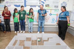 Leia mais sobre o artigo Prefeitura de Manaus promove campeonato de robótica e incentiva inovação entre estudantes
