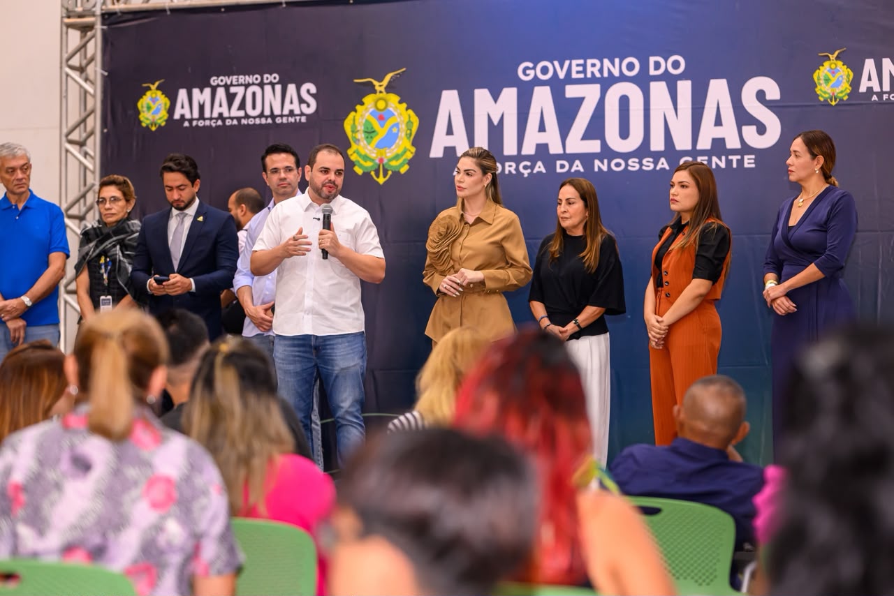 No momento, você está visualizando Governador Roberto Cidade entrega 2,1 mil óculos de grau e avança com saúde oftalmológica no estado