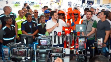 Prefeito Renato Junior leva prefeitura inteira para o bairro Cidade de Deus com serviços integrados de asfalto, limpeza urbana e ações sociais