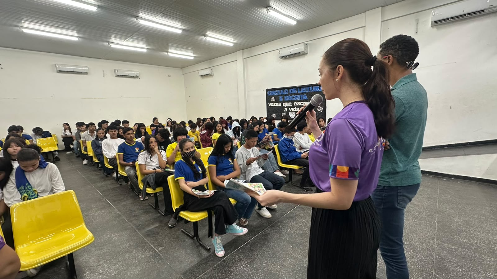 No momento, você está visualizando Prefeitura de Manaus leva campanha ‘Junho Violeta’ à escola municipal e reforça conscientização sobre os direitos da pessoa idosa