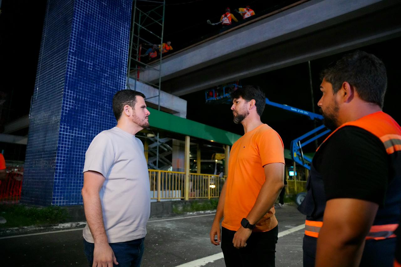 No momento, você está visualizando Prefeito Renato Junior acompanha avanço da concretagem do tabuleiro da nova passarela da avenida Torquato Tapajós