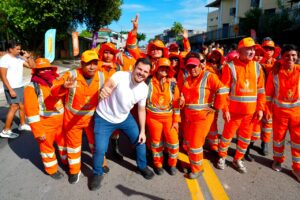 Leia mais sobre o artigo Prefeito Renato Junior estreia faixa liberada itinerante no Cidade de Deus, apresenta balanço preliminar das ações do ‘Manaus que a Gente Cuida’ e anuncia extensão dos serviços