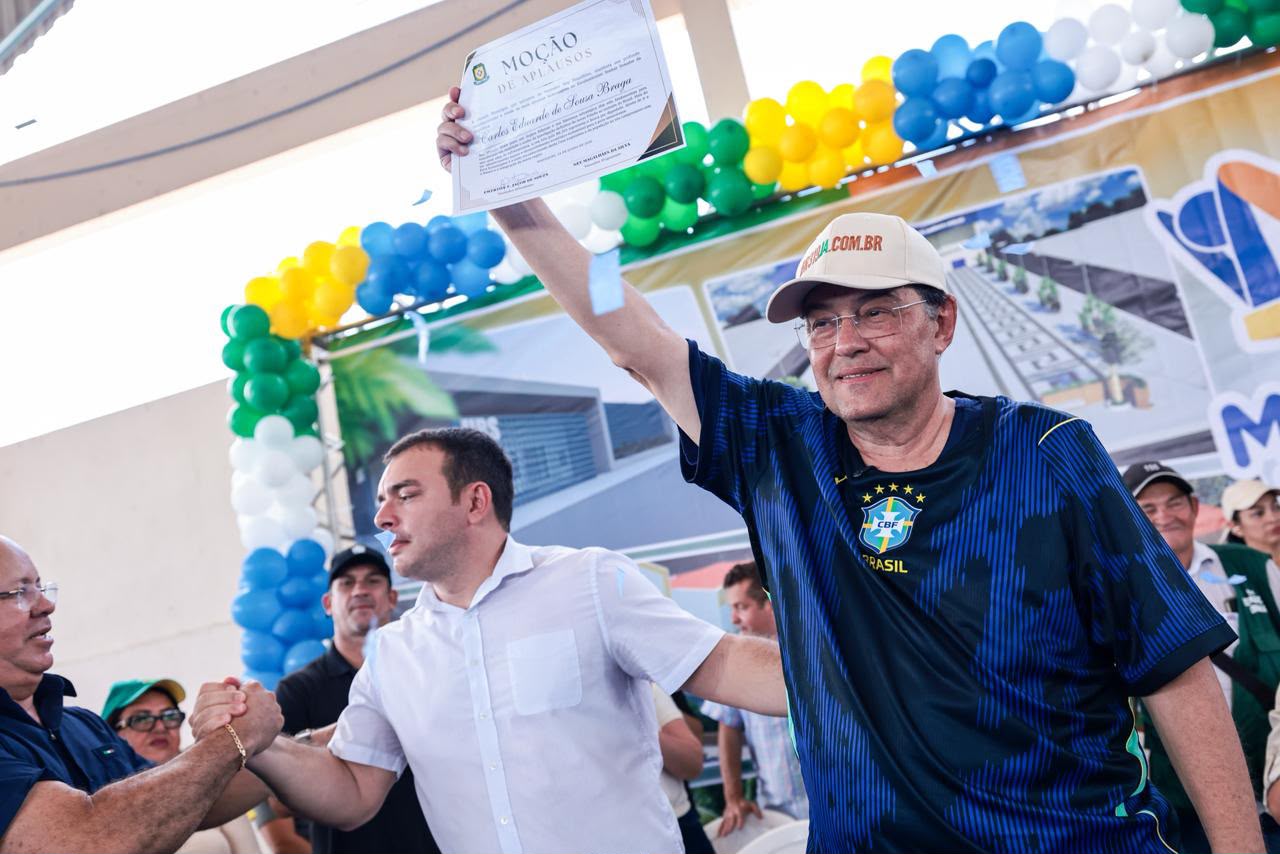 No momento, você está visualizando Eduardo Braga entrega obras em Manaquiri e reforça que avanço da BR-319 abrirá novas oportunidades para o município