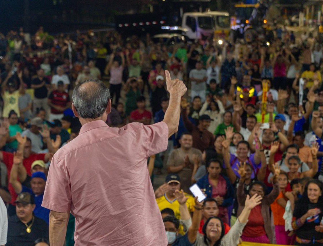No momento, você está visualizando Apoio popular marca passagem de Omar Aziz pelo Juruá e reforça força de grupo que lidera disputa no Amazonas
