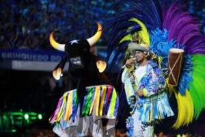 Leia mais sobre o artigo Festival de Parintins 2026: Boi Caprichoso encerra apresentações destacando cultura, memória e tradições da Região Norte