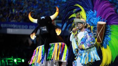 Festival de Parintins 2026: Boi Caprichoso encerra apresentações destacando cultura, memória e tradições da Região Norte