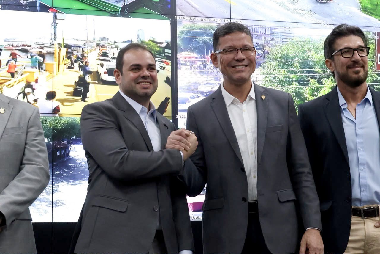 No momento, você está visualizando Governador Roberto Cidade apresenta modelo inteligente de segurança pública ao governador de Rondônia