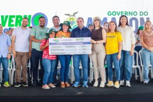 Leia mais sobre o artigo Governador Roberto Cidade leva ações do Governo Presente para Manacapuru