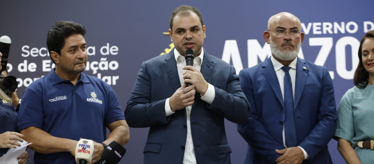 No momento, você está visualizando Governador Roberto Cidade garante reajuste da data-base para servidores da Educação e projeta pagamento do Fundeb