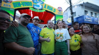 Governador Roberto Cidade visita Rua da Copa na zona centro-oeste de Manaus e destaca impulso à economia local