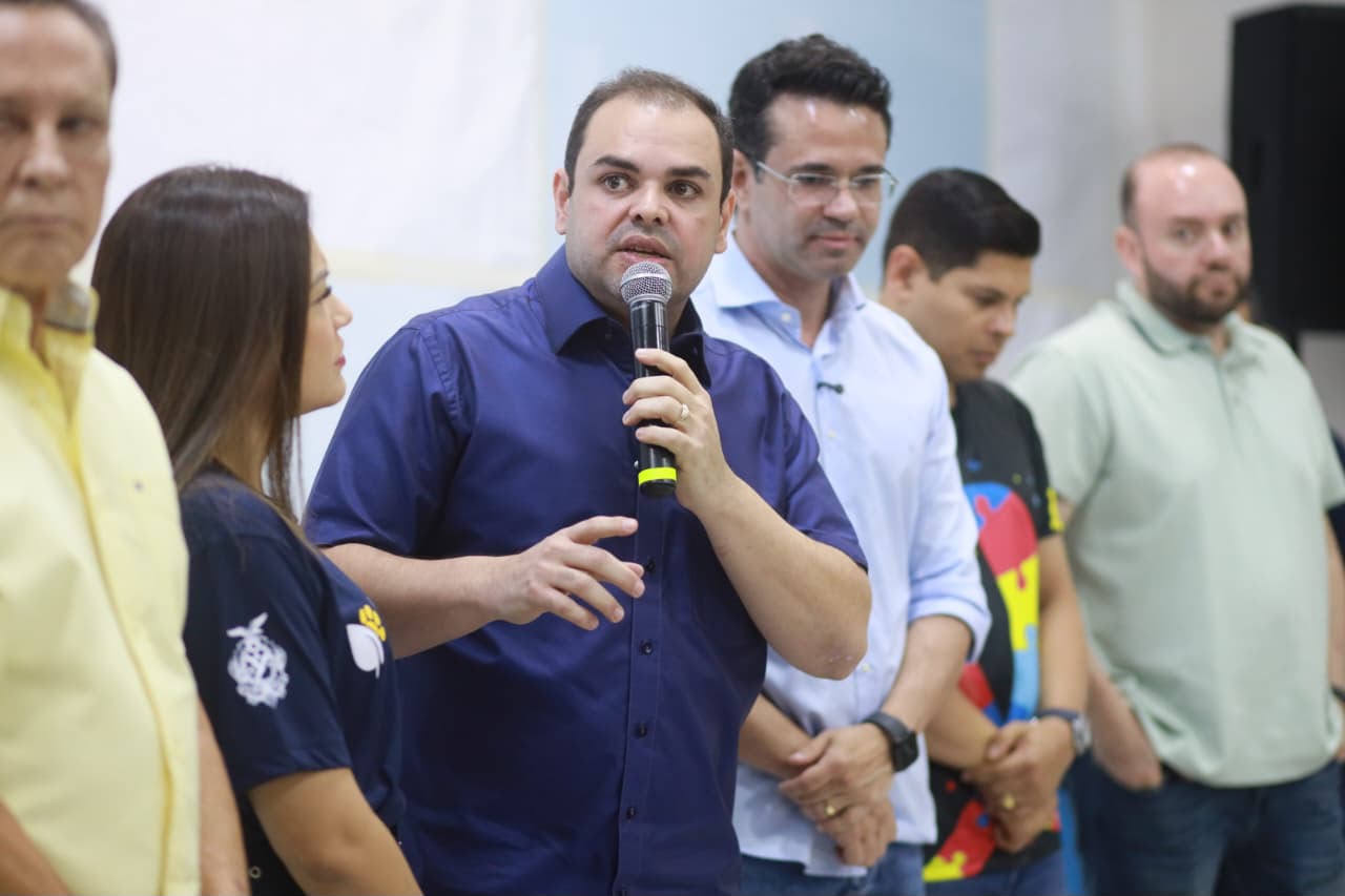 No momento, você está visualizando Governador Roberto Cidade determina realização de mutirão de consultas em neuropediatria para ampliar acesso de crianças neurodivergentes