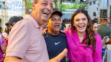 Omar firma compromisso em chamar os aprovados em concurso e reabrir delegacias 24 horas no Amazonas