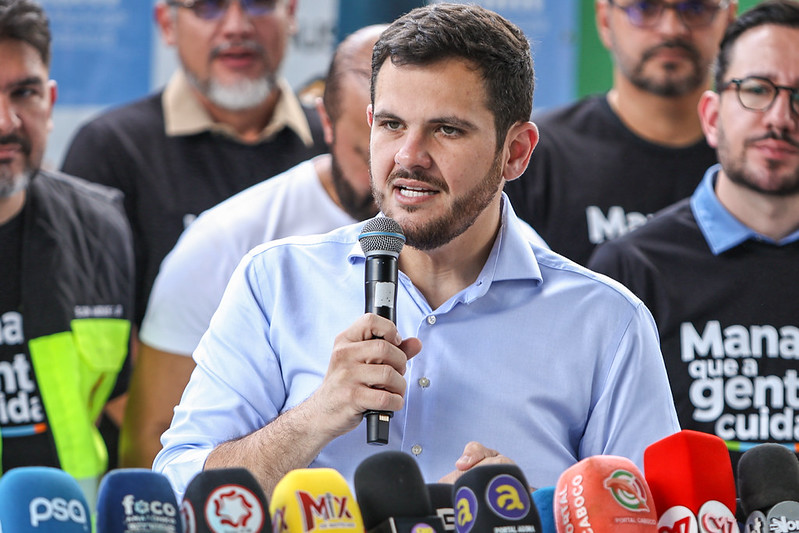 No momento, você está visualizando Prefeito Renato Junior faz apelo à população para combater descarte irregular de lixo e reduzir alagamentos em Manaus