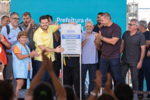 Leia mais sobre o artigo Prefeito Renato Junior entrega feira municipal do 40 reformada e anuncia que vai reformar todas as feiras de Manaus até o fim da gestão