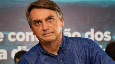 Bolsonaro não autorizou a utilização de sua imagem e voz, diz defesa de ex-presidente ao STF