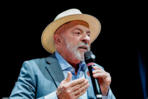 Leia mais sobre o artigo O que Lula disse em entrevista sobre ir a debates no primeiro turno