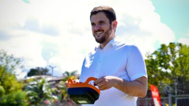 Prefeito Renato Junior inova e testa robôs de roçagem para modernizar e ampliar a capacidade da limpeza pública em Manaus