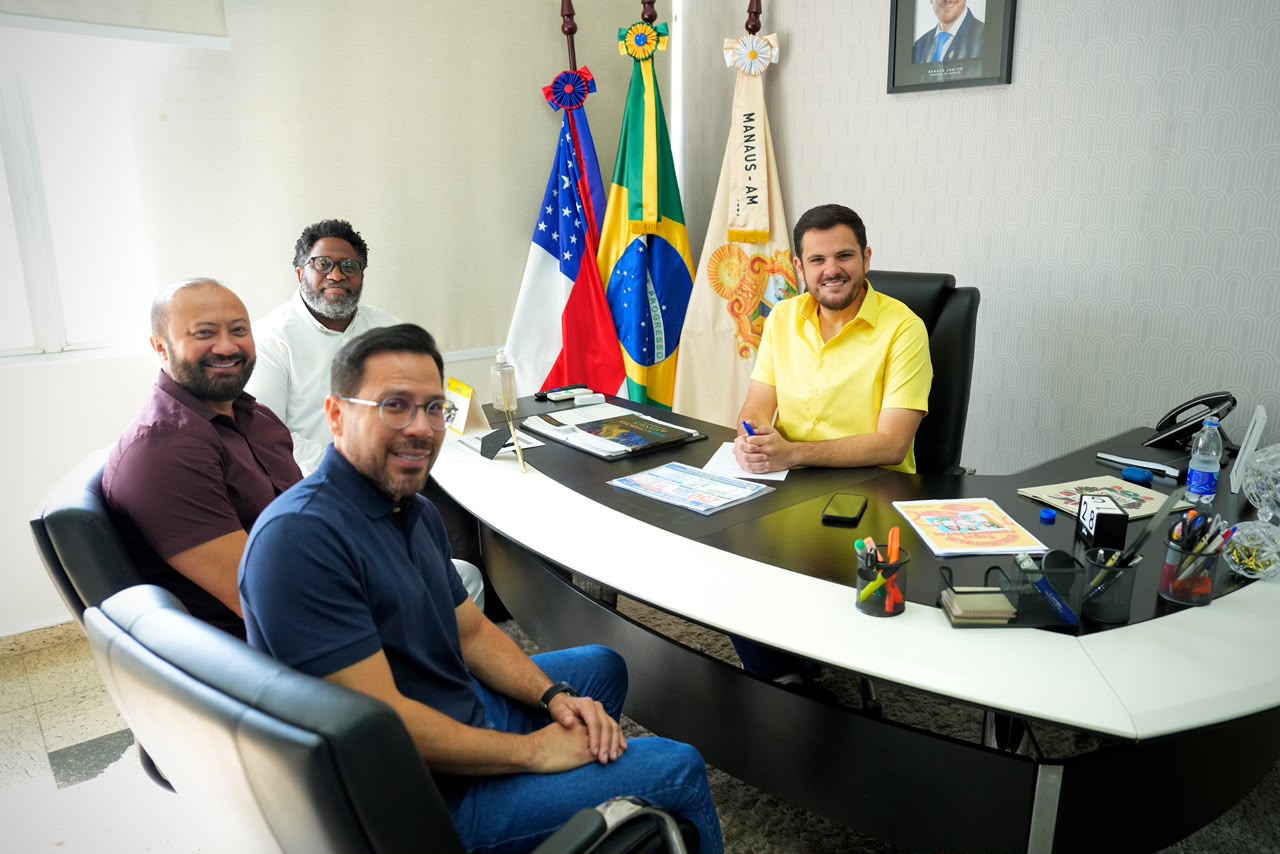 No momento, você está visualizando Prefeito Renato Junior convoca mais 250 profissionais do concurso da Semed e reforça compromisso com qualidade da educação de Manaus