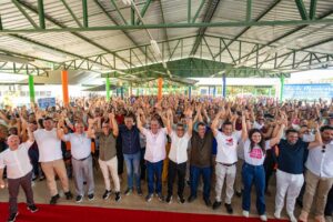 Leia mais sobre o artigo Omar Aziz e Eduardo Braga inauguram três portos no interior do Amazonas no mesmo dia e fiscalizam obra na BR-319, em Humaitá
