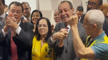 Com voto favorável de Omar Aziz, Senado aprova PEC 14 para agentes comunitários de saúde e de combate às endemias