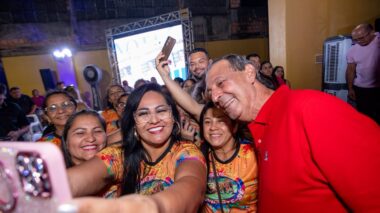Omar defende que governo volte a distribuir casas a quem precisa em Manaus e no interior do Amazonas