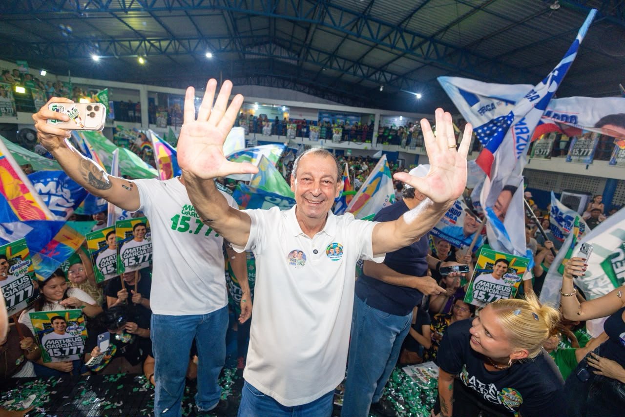 No momento, você está visualizando Omar defende rede de apoio a famílias vulneráveis com Programa Amazonas Forte SocialEm encontro no bairro Alvorada, candidato ao Governo do Amazonas destacou integração entre assistência social, saúde, segurança e políticas voltadas aos jovens