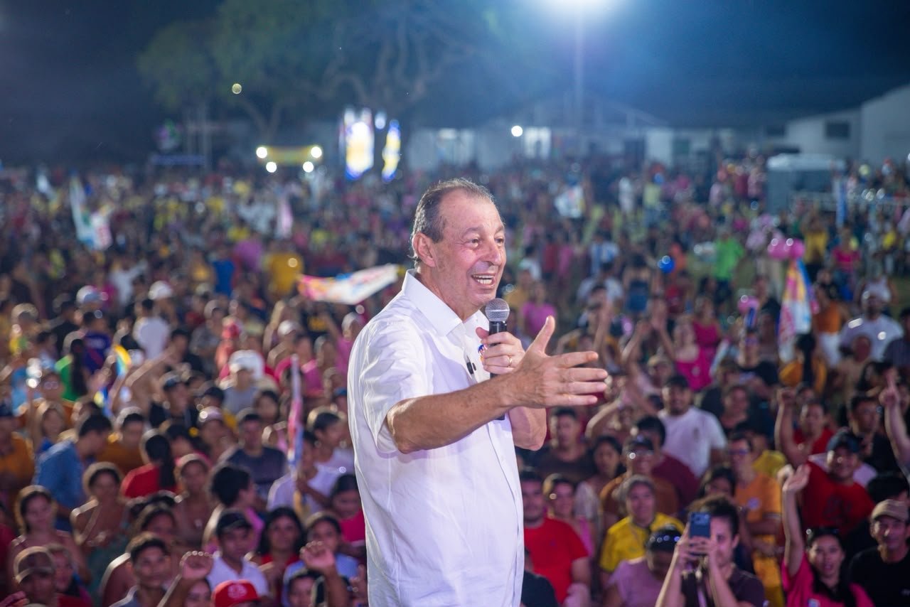 No momento, você está visualizando Omar Aziz confirma liderança no primeiro turno e vence todos os cenários de segundo turno, aponta nova pesquisa DMP