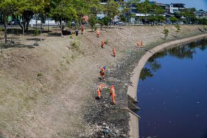 Leia mais sobre o artigo Prefeitura mobiliza equipes de limpeza e mantém serviços e manutenção em mais de 70 pontos de Manaus