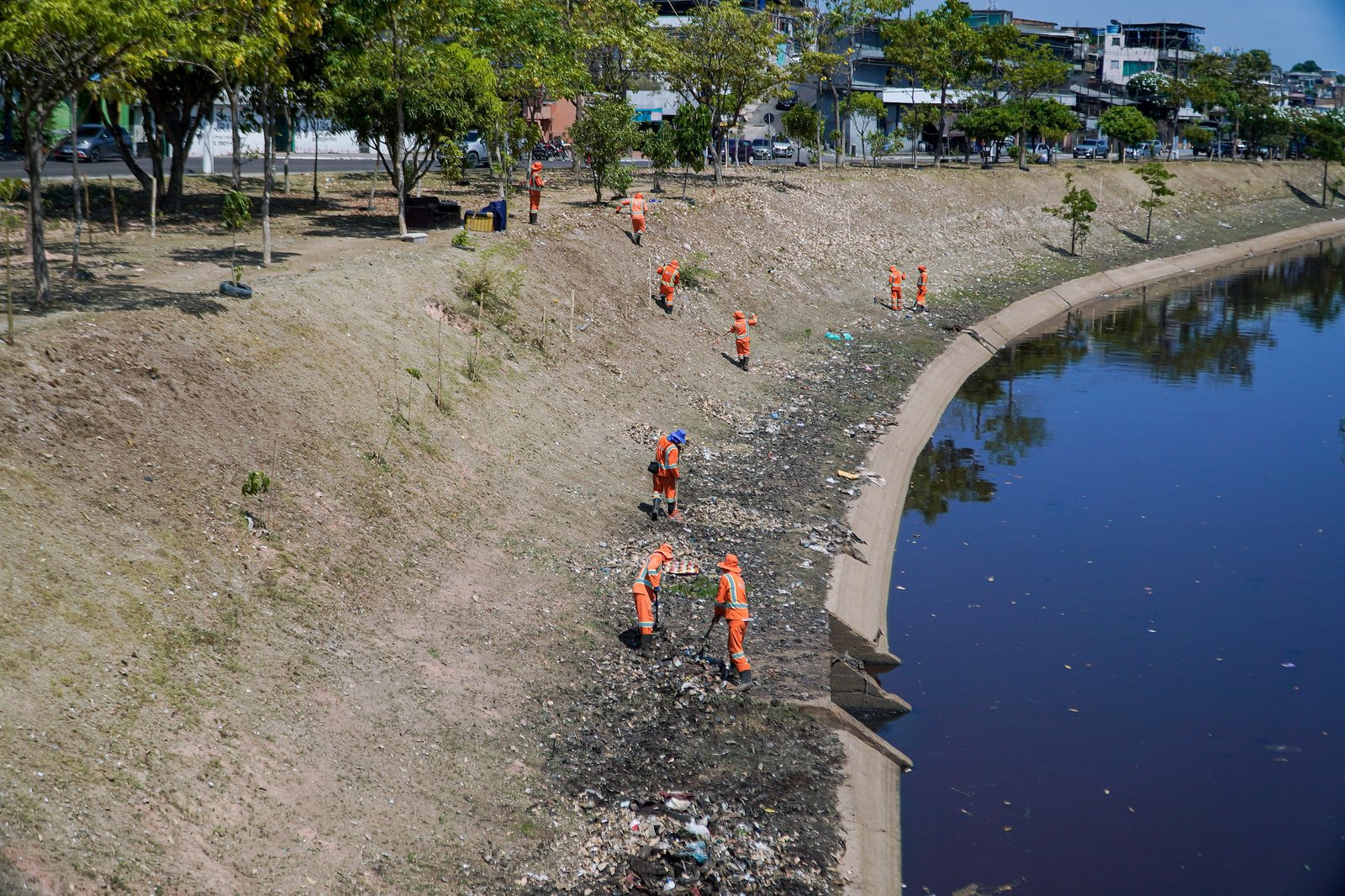 No momento, você está visualizando Prefeitura mobiliza equipes de limpeza e mantém serviços e manutenção em mais de 70 pontos de Manaus