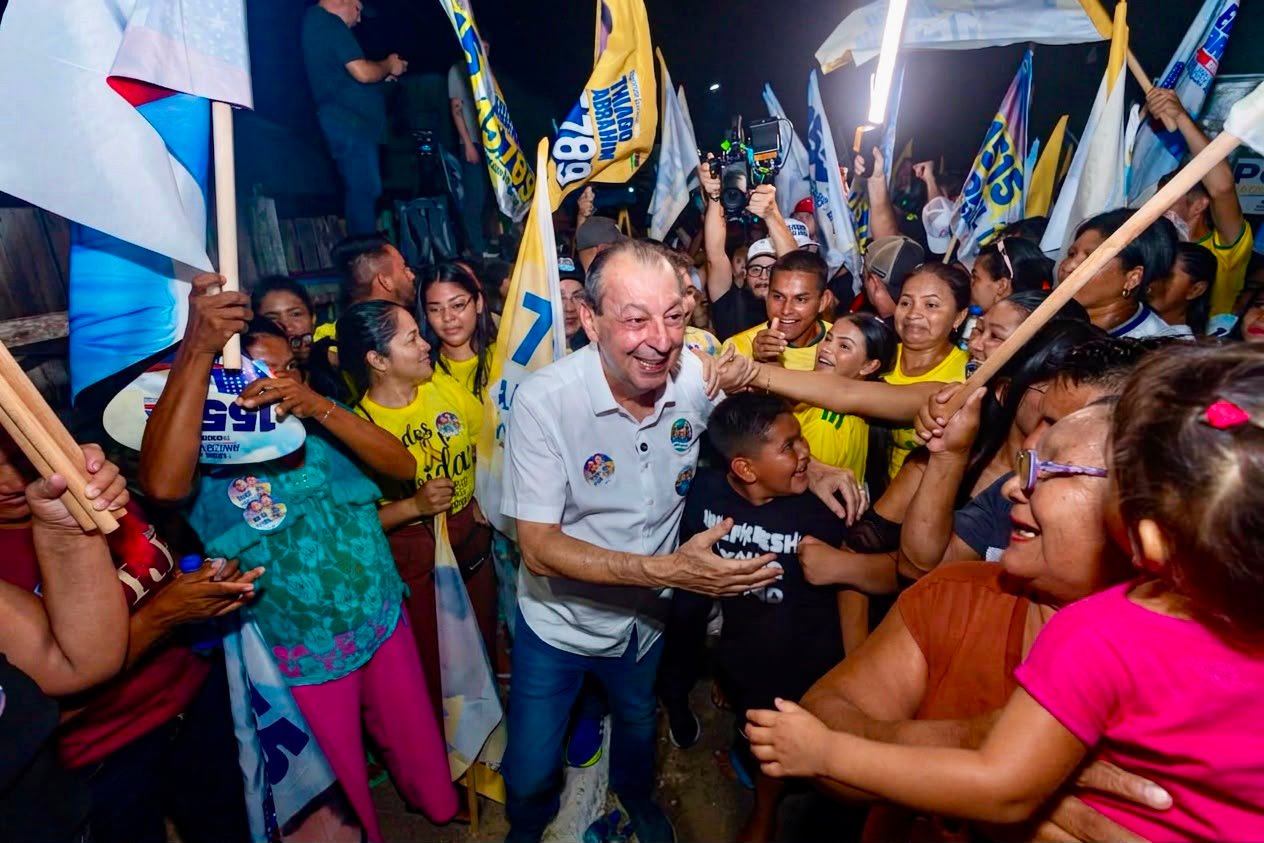 No momento, você está visualizando Omar Aziz reúne multidão em Itacoatiara e apresenta projeto para hospital, concursos na segurança, IA nas escolas e Liceu de Artes