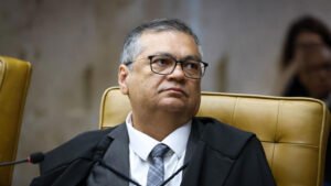 Leia mais sobre o artigo Dino fala em “agressões e injustiças” após ação contra fonte de jornalista