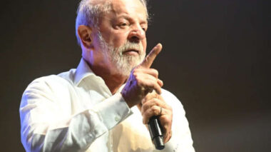 Lula diz que pode ficar fora dos debates e critica nível da campanha eleitoral
