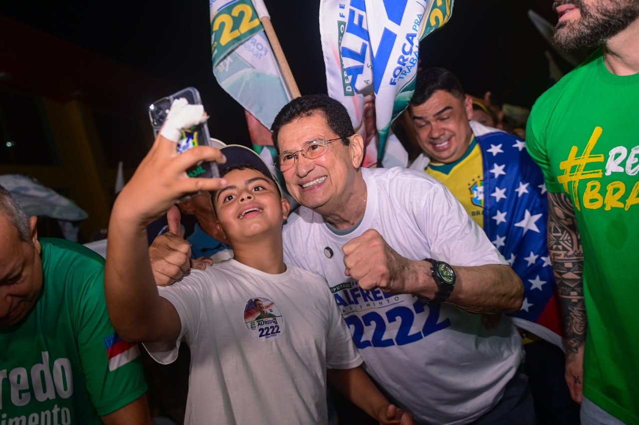No momento, você está visualizando Alfredo Nascimento lança candidatura a deputado federal com grande mobilização popular em Manaus