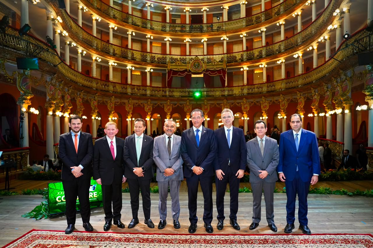 No momento, você está visualizando Prefeito Renato Junior destaca construção de Justiça próxima ao povo durante abertura do XXI Consepre no Teatro Amazonas