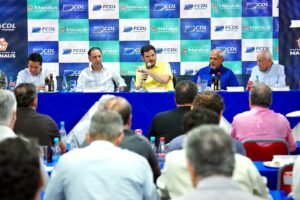 Leia mais sobre o artigo Prefeito Renato Junior reúne comerciantes na CDL e anuncia medidas de desburocratização reforçando ações de revitalização do Centro de Manaus
