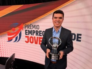 Leia mais sobre o artigo Prefeitura de Manaus vence prêmio nacional do CIEE e Rede Bandeirantes e se destaca na região Norte em empregabilidade para juventude