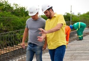 Leia mais sobre o artigo Prefeito Renato Junior vistoria obra do complexo viário ‘Passarão’ e destaca avanço acelerado da concretagem dos tabuleiros