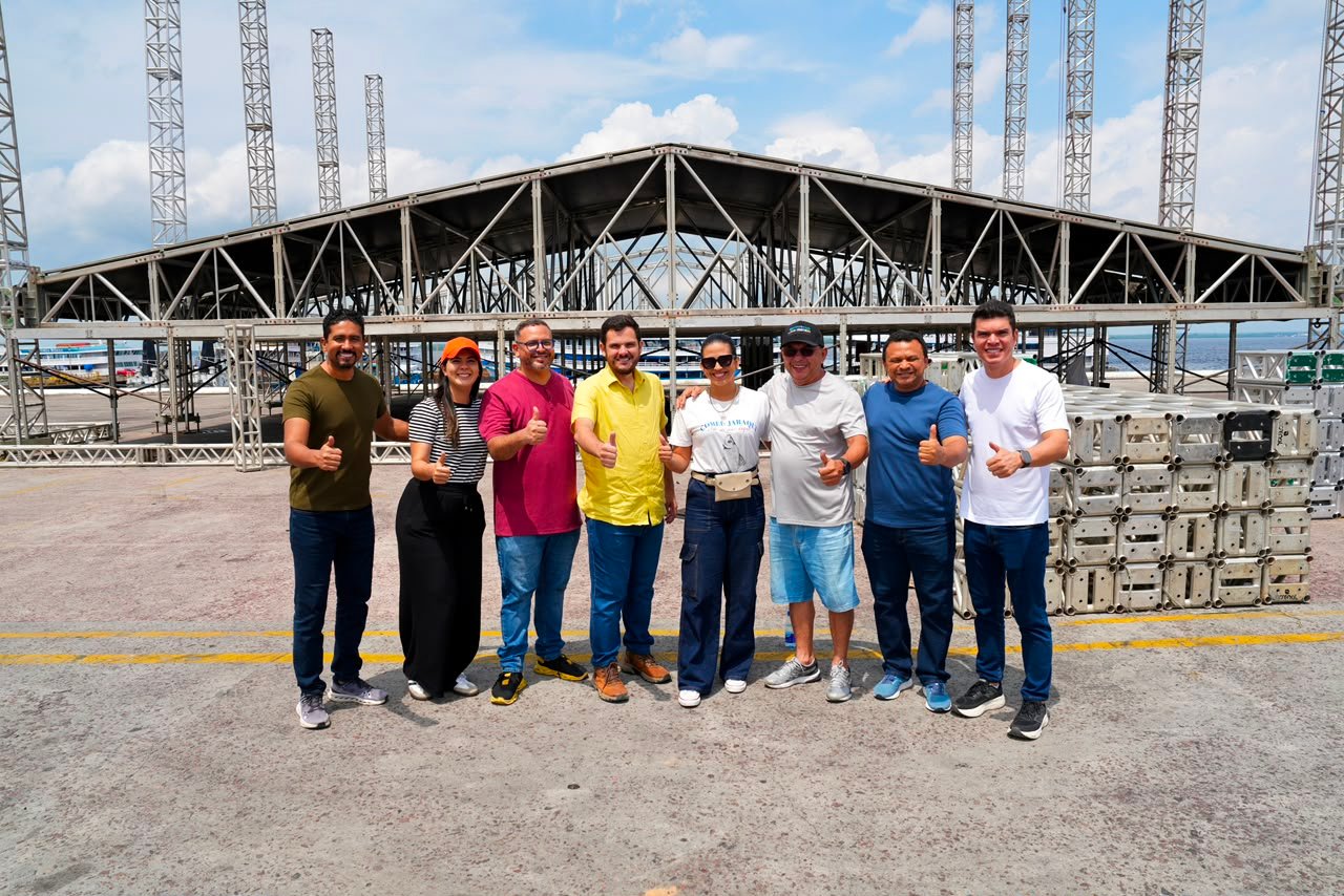 No momento, você está visualizando Prefeito Renato Junior vistoria montagem de palco do ‘#SouManaus Passo a Paço 2026’ e programação será apresentada nesta segunda-feira, 24/8